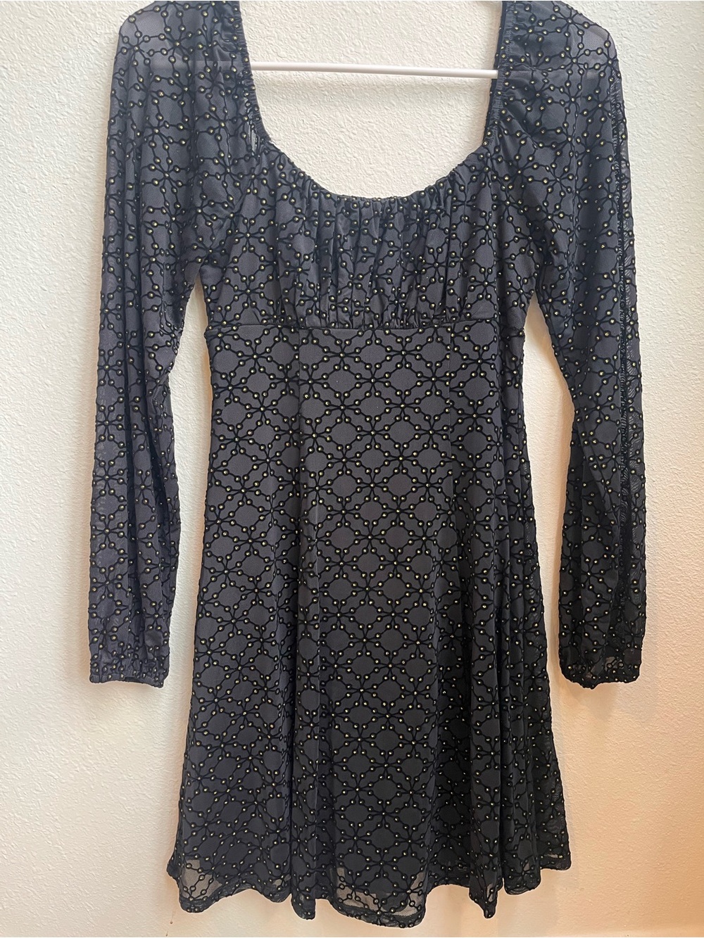 Lily Rose Black Long-Sleeve Scoop Neck Dress with Geometric Dot Print